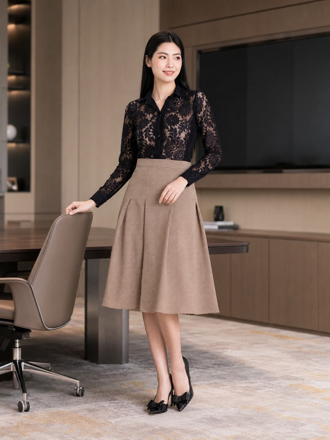 High-Waisted Pleated Midi Skirt – Checkered Pattern