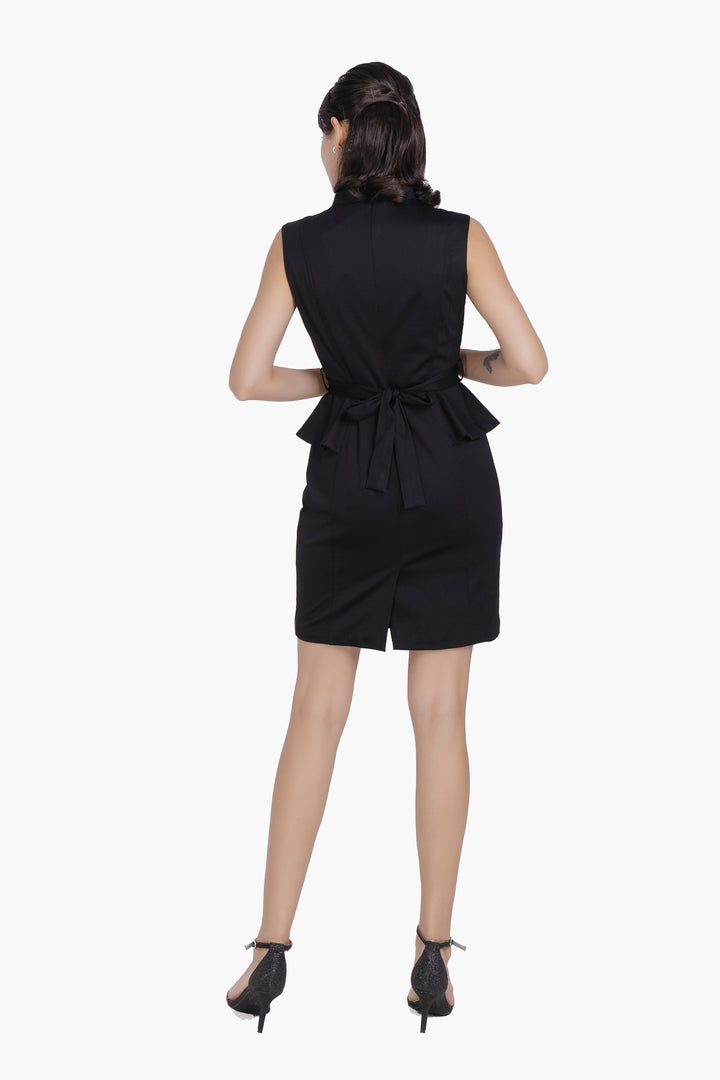 Mock neck Peplum Sleeveless Dress-Black color